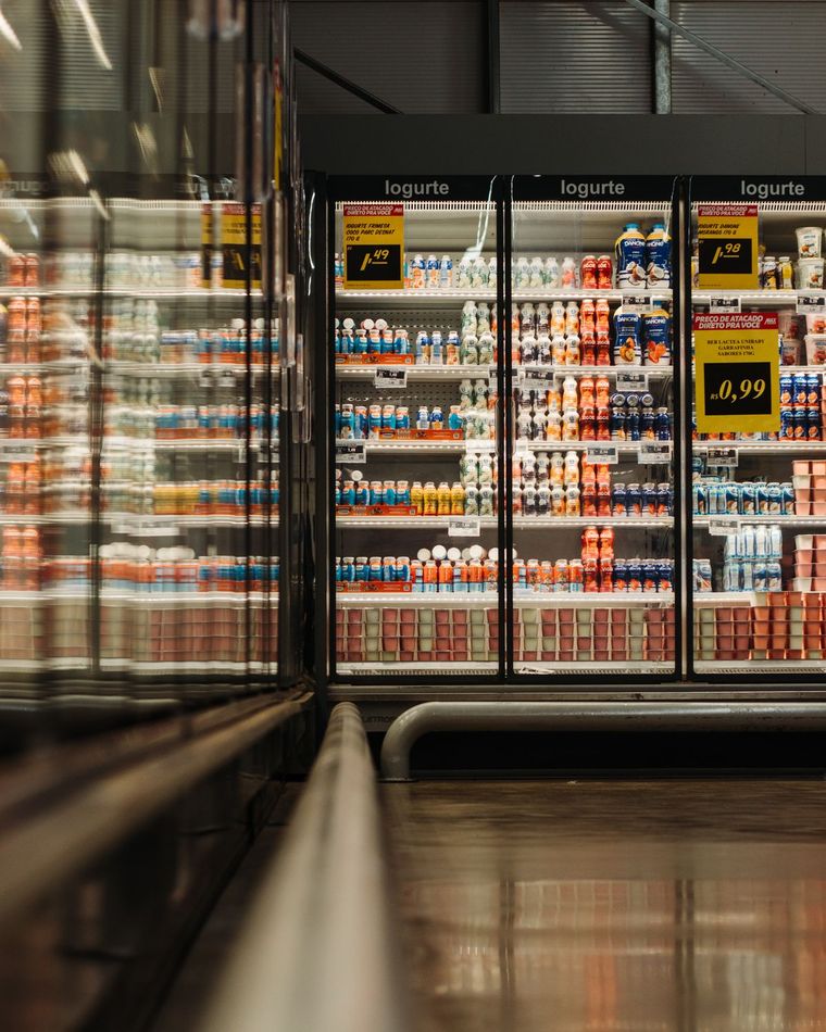 В камерах и витринах хранятся продукты, и состояние охлаждения определяет их безопасность