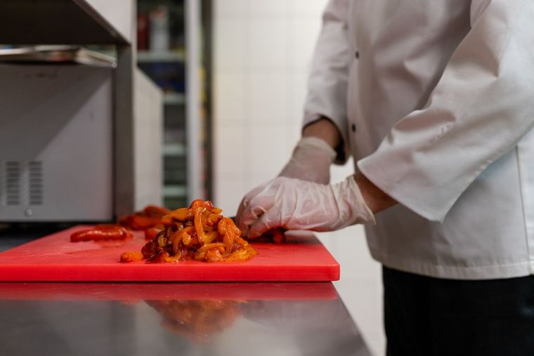 Контроль чистоты рабочих поверхностей — основа безопасности продуктов